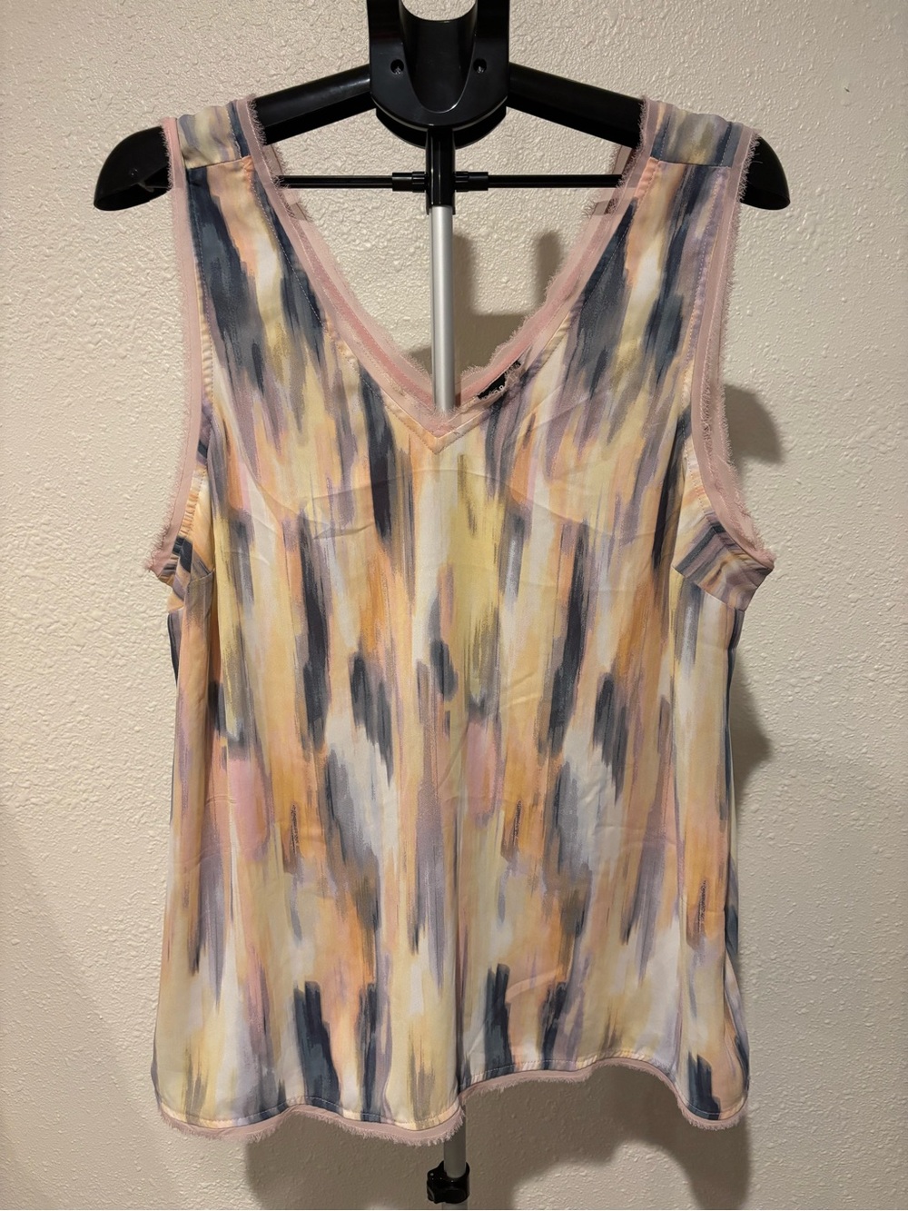 torrid V-Neck Brushstroke Print Tank Top - Pink, Yellow, Gray